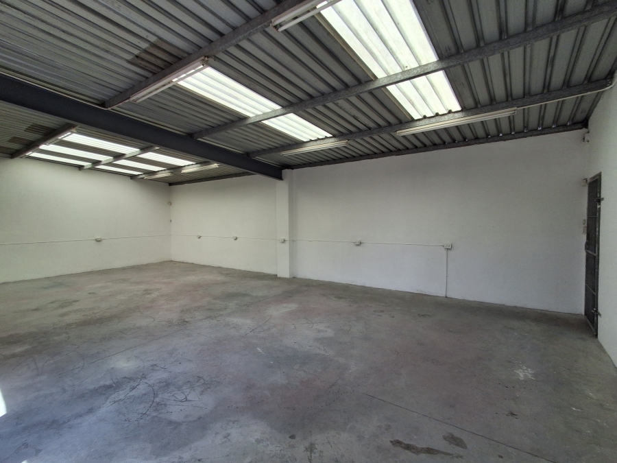 To Let Commercial Property for Rent in Chiselhurst Eastern Cape